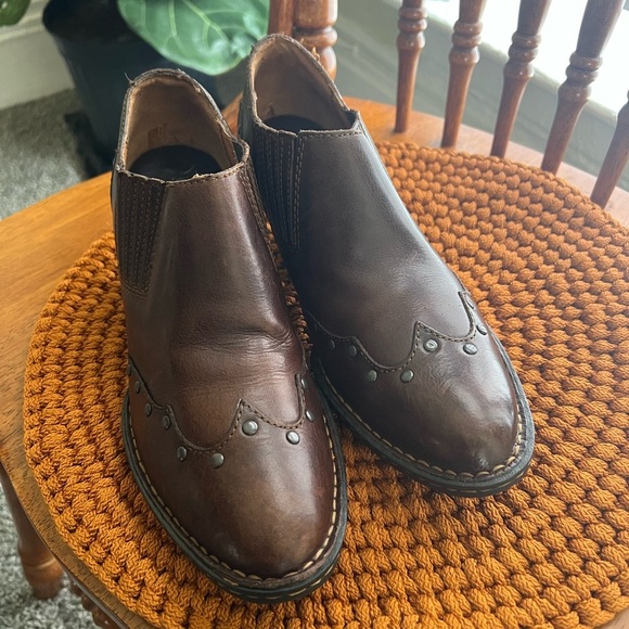 Born Womens Brown Leather Slip On Ankle Heeled Bootie Size US 8 - Picture 3 of 7